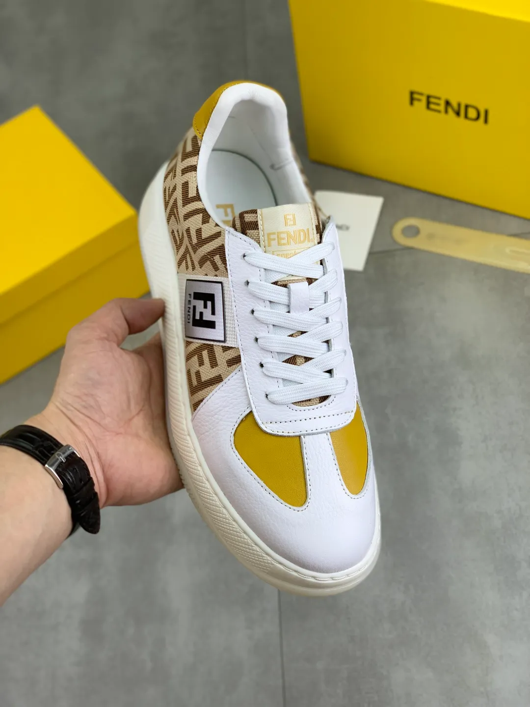 ​Men's shoes 💰P440 💰【New】Little monster 🆘 New FENDI 🕶️🕶️Simple routing effect, showing an elegant and cool driving shoe 🎬Using imported calfskin + first-layer pigskin lining🐂Excellent material🎬Detailed workmanship 🤗Comfortable foot feel➰➰. ​Pair it with any outfit to show your taste and temperament, low-key luxury ♻️Design ​simple and elegant ​noble and fashionable 🍃​Very loved and favored by trendy men 💓❤️size: 38-44 4️⃣colors available